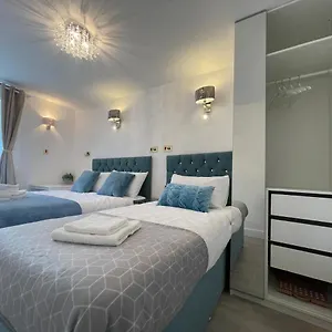 Comfy 2 Familyroom Edinburgh
