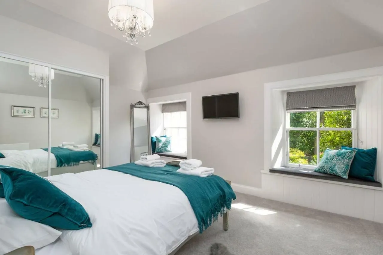 Altido Main Door Entrance Private Courtyard Apartment On The Park Edinburgh United Kingdom